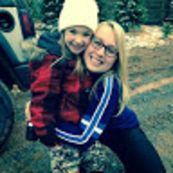 Meet your Posher, Stephanie - Picture 1 of 1